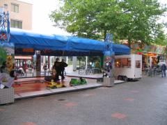 Kermis in winkelcentrum Emiclaer