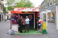 Kermis in winkelcentrum Emiclaer