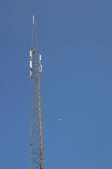 Mast voor mobiele telefonie bij Vathorst